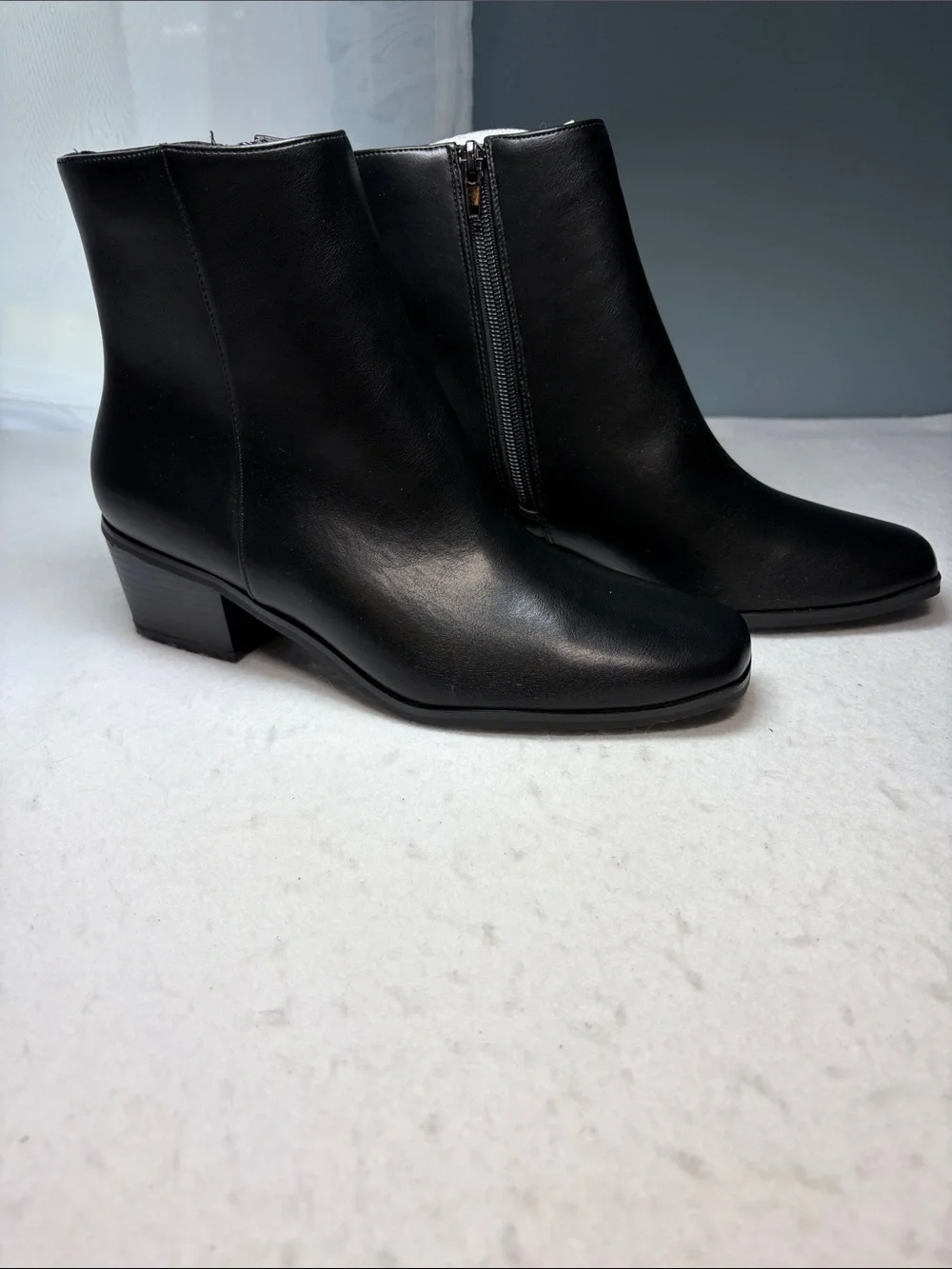 NWOB Lulus sz 8.5 Rayaa Black Leather Ankle Boots 2” Block Heel square toe new